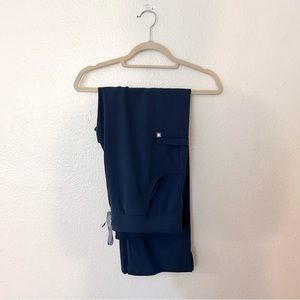 FIGS Dark Harbor Kade Cargo Pant L